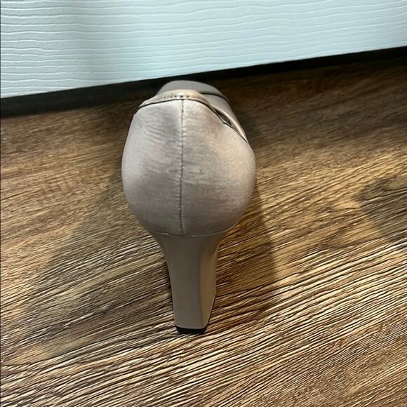 Taryn Rose Tan Peep-Toe Heels - Picture 4 of 10